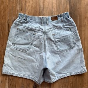Lee Light Wash Stone wash High waisted Denim shorts size 12